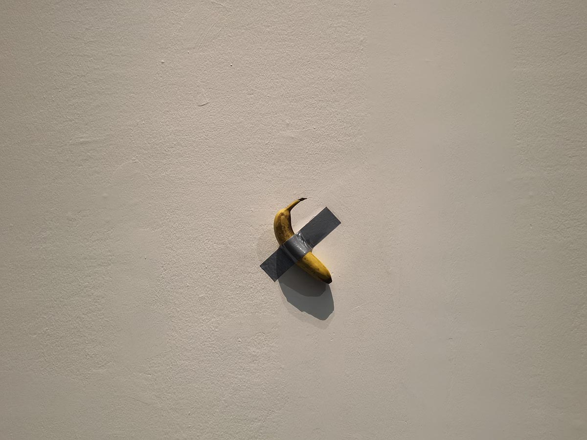 images/art/2021-12-19 莫瑞吉奥卡特兰 最后的审判/4.jpg